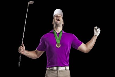 Pembe gömlekli Golf oyuncu