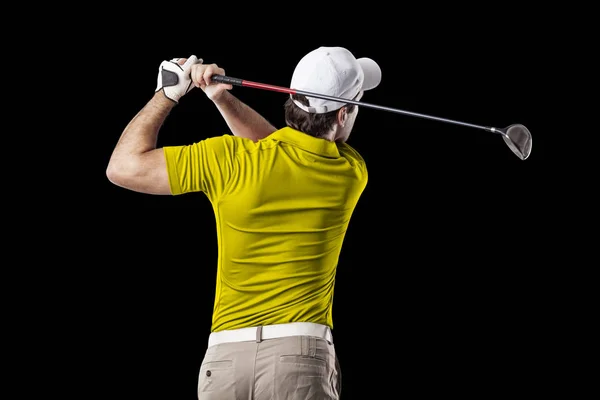 Joueur de golf en chemise jaune — Photo