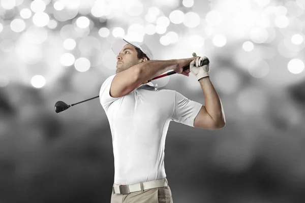 Giocatore di golf in camicia bianca — Foto Stock