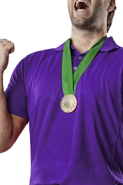 Jogador de golfe em uma camisa roxa — Fotografia de Stock