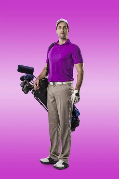 Παίκτης γκολφ σε ένα ροζ πουκάμισο — Φωτογραφία Αρχείου