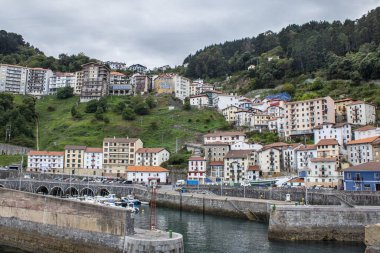 Elanchove köyü manzarası, Biscay, Bask ülkesi, İspanya.