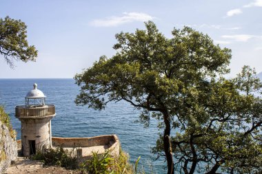 At feneri manzarası, Cantabria, İspanya.