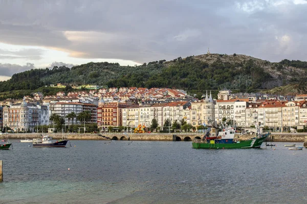 Bir günde Santander Körfezi 'nde bulutlar, Santander, Cantabria, İspanya.