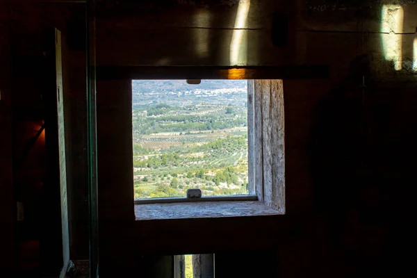 Vista Dall Interno Della Torre Dell Almudaina Attraverso Finestra Alicante — Foto Stock