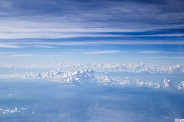 Sulla nuvola nel cielo dolcemente concentrarsi — Foto Stock