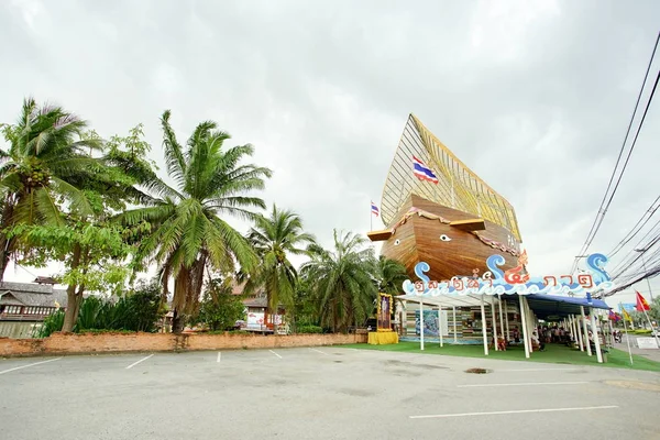 Pattaya Floating Market é um destino de viagem popular em Pattaya — Fotografia de Stock