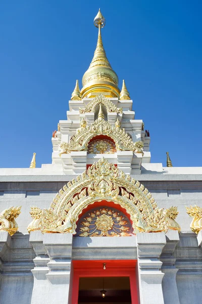 Sinakarintra štít Mahasantikhiri Pagoda — Stock fotografie