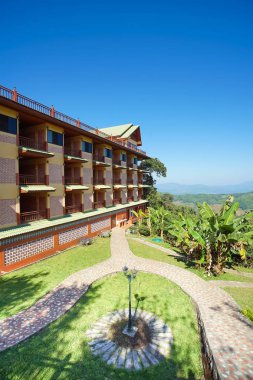 Dağ mavi gökyüzü arka plan otel