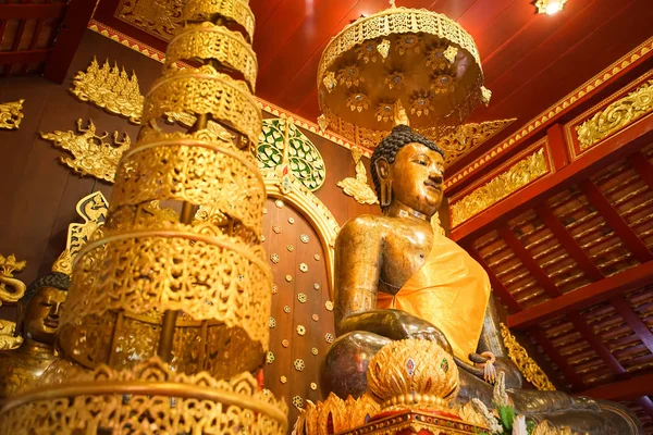 Pohled dovnitř kaple a Budhoo obrazu v Wat Phra Kaew Stock Obrázky