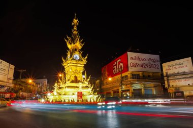 Chiang rai, Tayland altın saat kulesi nightscape.