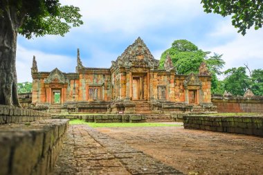 Antik Khmer tapınağı Tayland 'da Prasat Muang Tam.