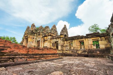 Antik Khmer tapınağı Tayland 'da Prasat Muang Tam.