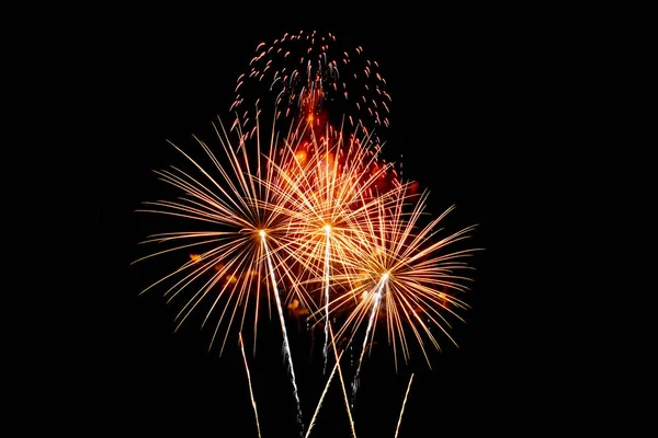 Fireworks light up in the night sky, dazzling scene. — Stock Photo, Image