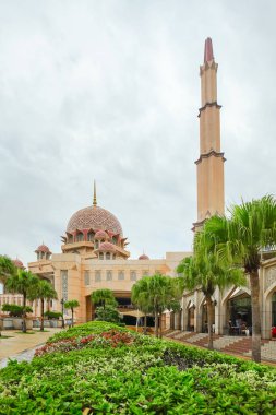 Putra Camii Kuala Lumpur 'daki ünlü Pembe Cami..