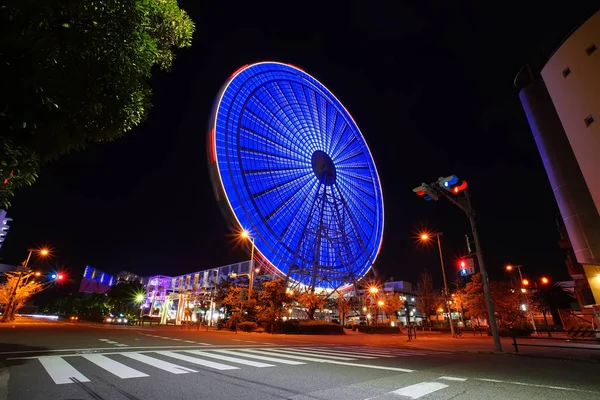 Roda Ferris Tempozan na cidade de Osaka, Japão . — Fotografia de Stock