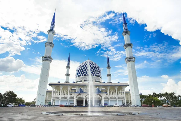 Krásný Masjid Sultán Salahuddin Abdul Aziz Shah. — Stock fotografie