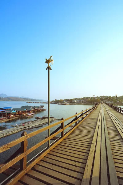 Mon Köprüsü Veya Sangkhla Buri Deki Uttamanusorn Köprüsü Kanchanaburi Tayland — Stok fotoğraf