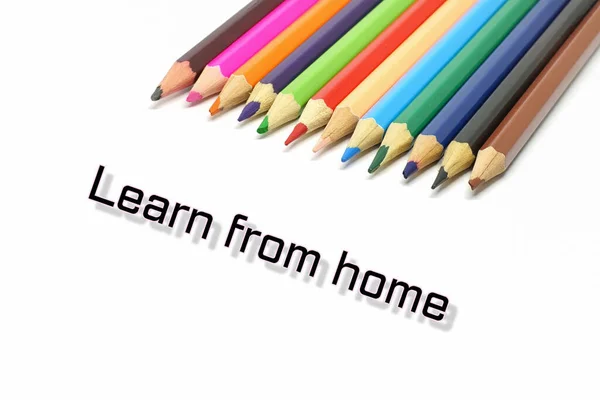 Lernen Sie Von Hause Mit Buntstift Auf Weißem Hintergrund — Stockfoto
