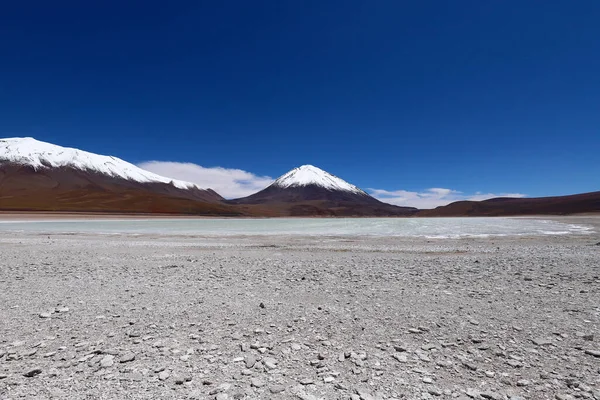 Laguna Verde Volcán Licancabur Cubierto Nieve Bolivia Paisaje Del Desierto — Foto de Stock