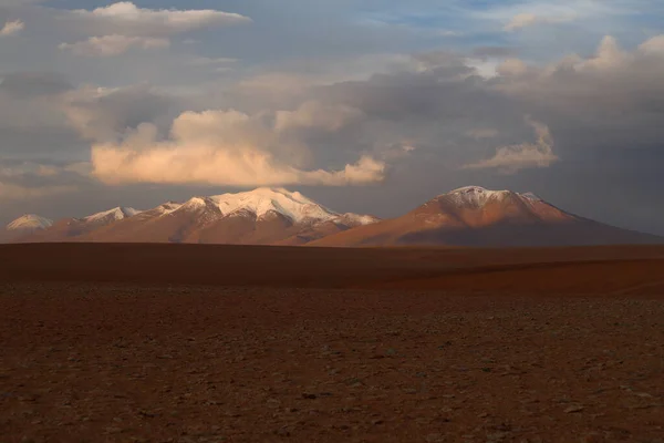 Coucher Soleil Sur Les Volcans Enneigés Les Paysages Désertiques Des — Photo