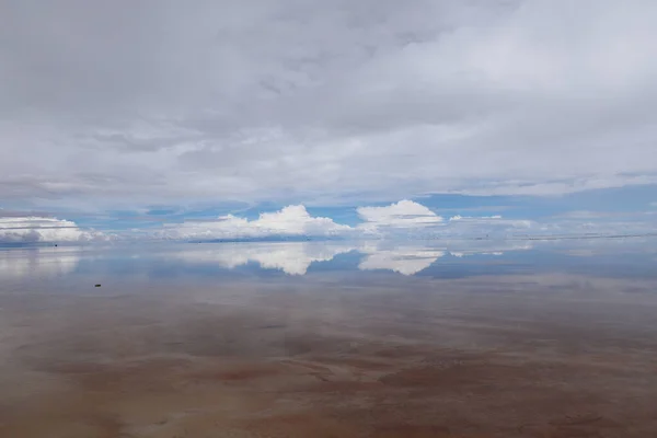 Salar Uyuni Zaplavil Déšť Bolívie Mračna Odrážela Vodě Salar Uyuni — Stock fotografie