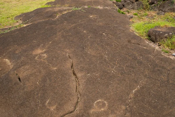 Pozostałości Petroglifów Papa Mangai Wzdłuż Północnego Wybrzeża Wyspy Wielkanocnej Wyspa — Zdjęcie stockowe