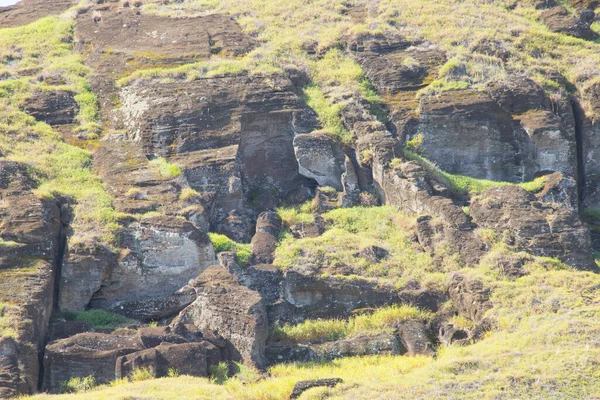 Die Äußeren Hänge Des Rano Raraku Vulkans Mit Vielen Moai — Stockfoto
