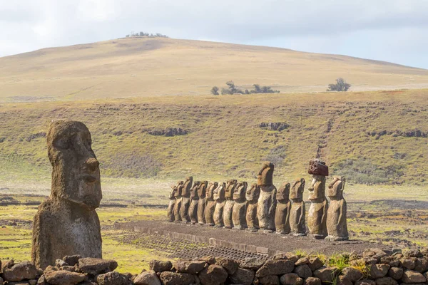 Moai Moais Ahu Tongariki Fondo Costa Sur Isla Pascua Chile —  Fotos de Stock