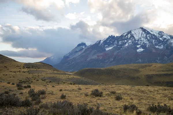 智利Torres Del Paine国家公园 Torres Del Paine山秋季景观概览 — 图库照片