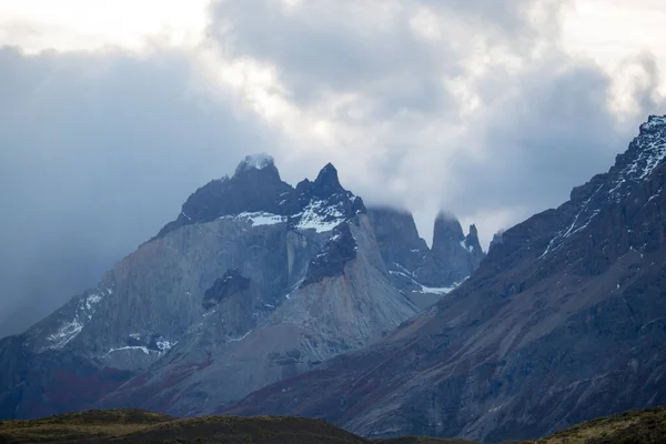 Widok Zachód Słońca Krajobrazu Gór Torres Del Paine Jesienią Park — Zdjęcie stockowe