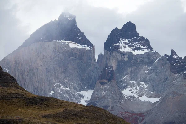 智利Torres Del Paine国家公园秋天的Torres Del Paine山脉景观 — 图库照片