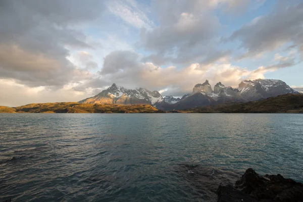 První Úsvit Krajině Pohoří Torres Del Paine Podzim Národní Park — Stock fotografie