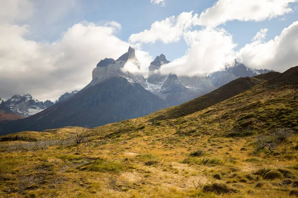 Torres Del Paine Dağlarının Sonbaharda Manzarası Torres Del Paine Ulusal — Stok fotoğraf