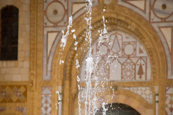 Gush Water Fountain Beiteddine Palace 19Th Century Palace Beiteddine Lebanon — Stock Photo, Image