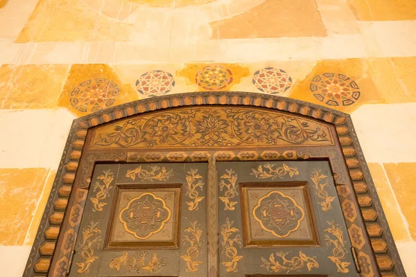Drzwi Pałacu Beiteddine Xix Wiecznego Pałacu Beiteddine Liban Czerwiec 2019 — Zdjęcie stockowe