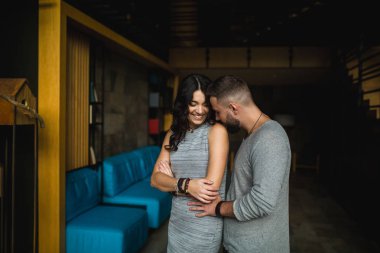 kaç aşk - bir aşk hikayesi başlıyor. 