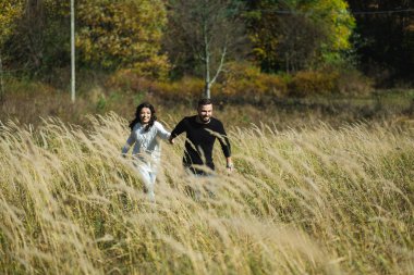 kaç aşk - bir aşk hikayesi başlıyor. 