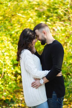 kaç aşk - bir aşk hikayesi başlıyor. 