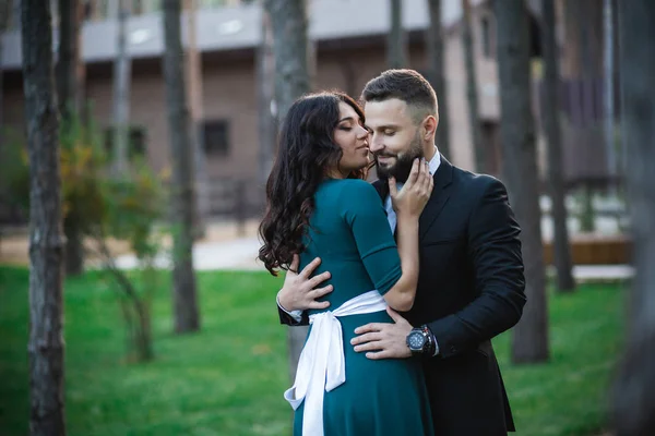 Couple in love - Beginning of a Love Story. — Stock Photo, Image