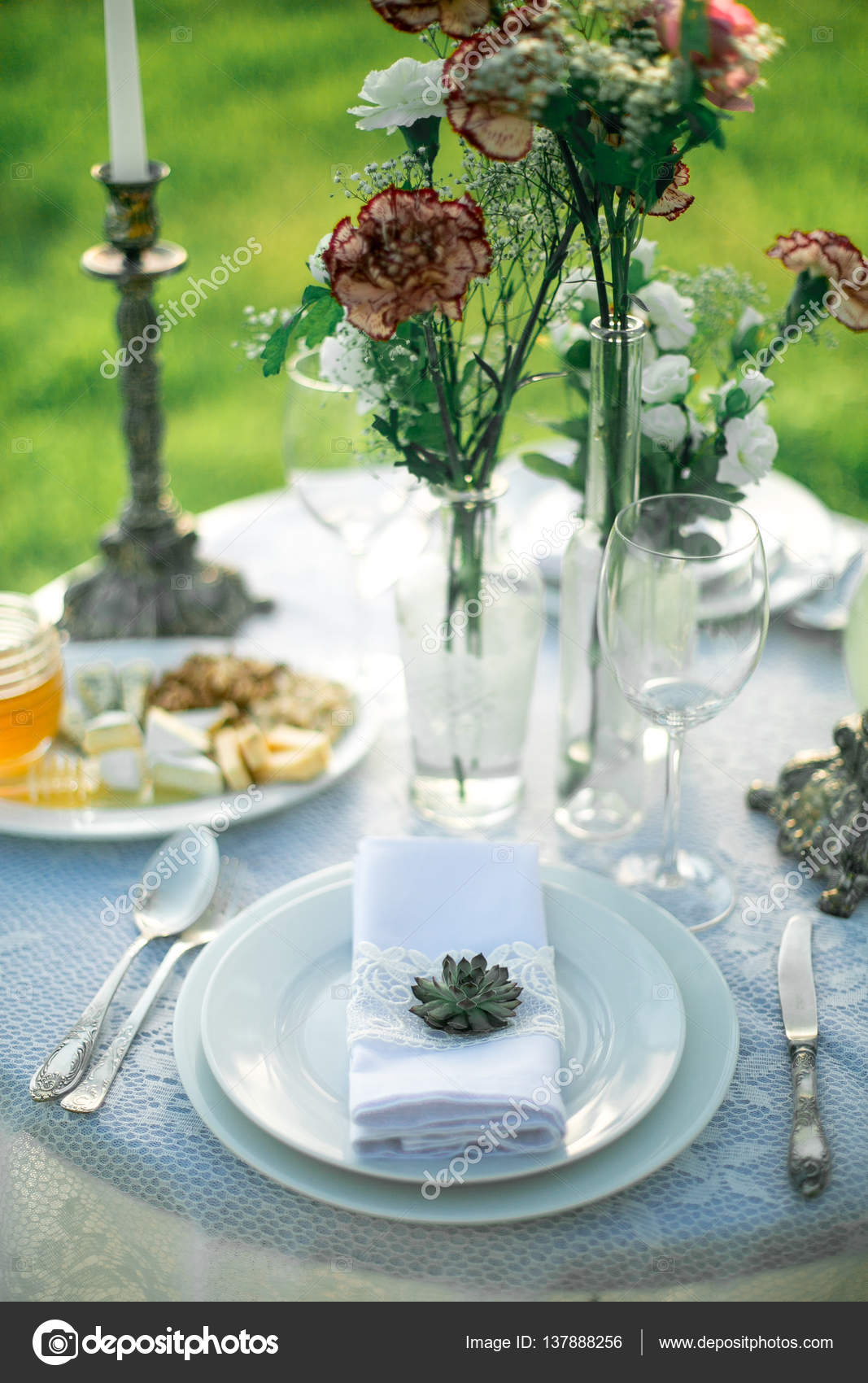 Schön Dekorierter Tisch