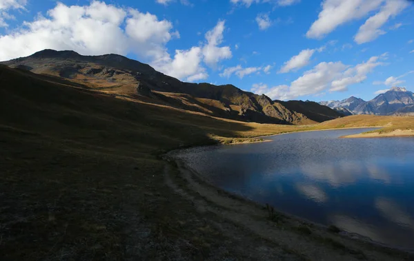 Lacul Corundi Apus Soare Regiunea Svaneti Georgia — Fotografie, imagine de stoc