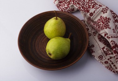 Beyaz yalıtılmış bir armut