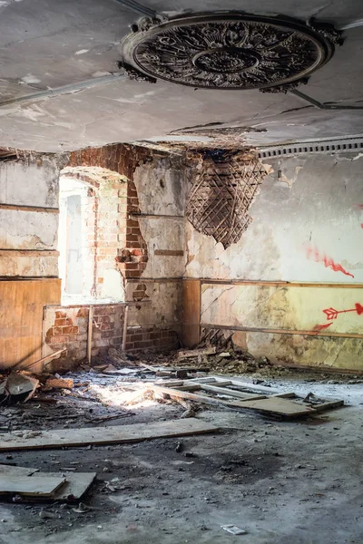 Innere des zerstörten Hauses — Stockfoto