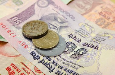 Hint rupi ve sikkeler kapat