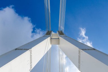 gökyüzü arka plan köprüde destek