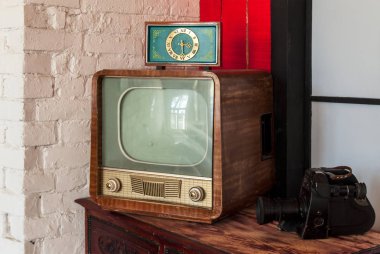 Sovyet vintage Tv, kamera ve saat