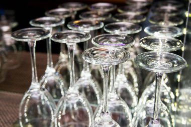 bir sürü gözlük çubuğu