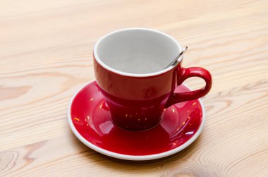 Boş kırmızı kahve kapağı