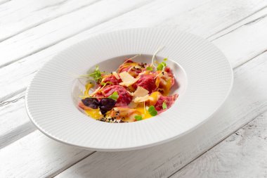 İtalyan kırmızı balık ravioli.